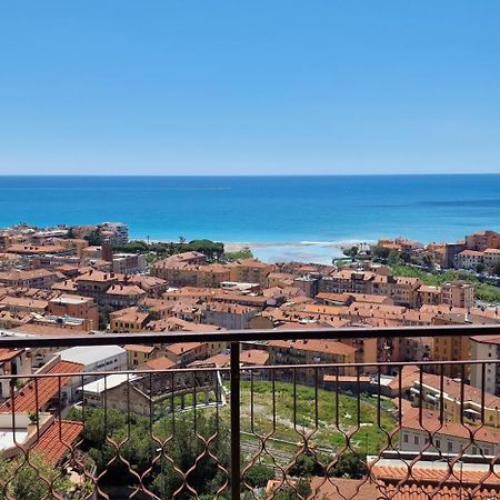 Thekeystudio, La Casa Del Mare Azzurro With Seaview Ventimiglia Luaran gambar