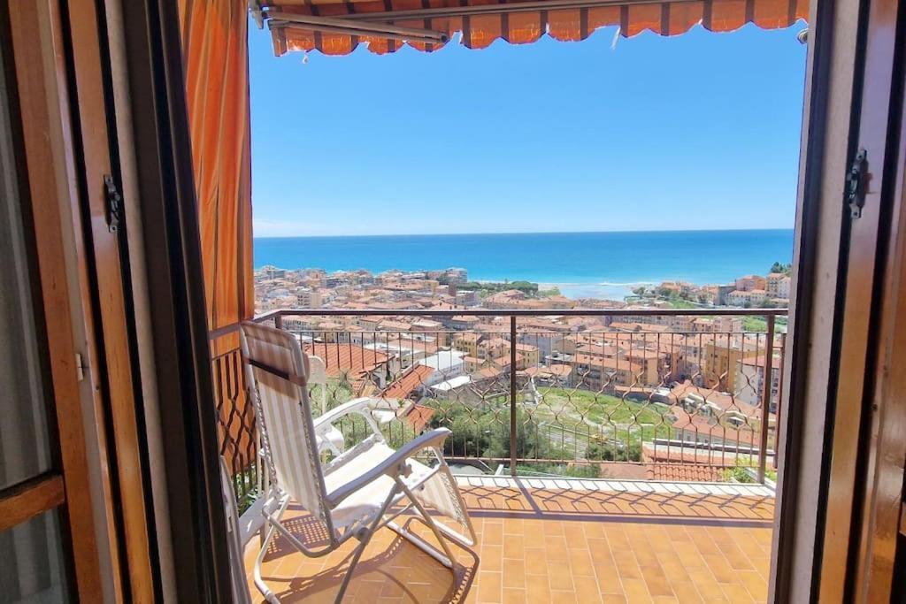 Thekeystudio, La Casa Del Mare Azzurro With Seaview Ventimiglia Luaran gambar