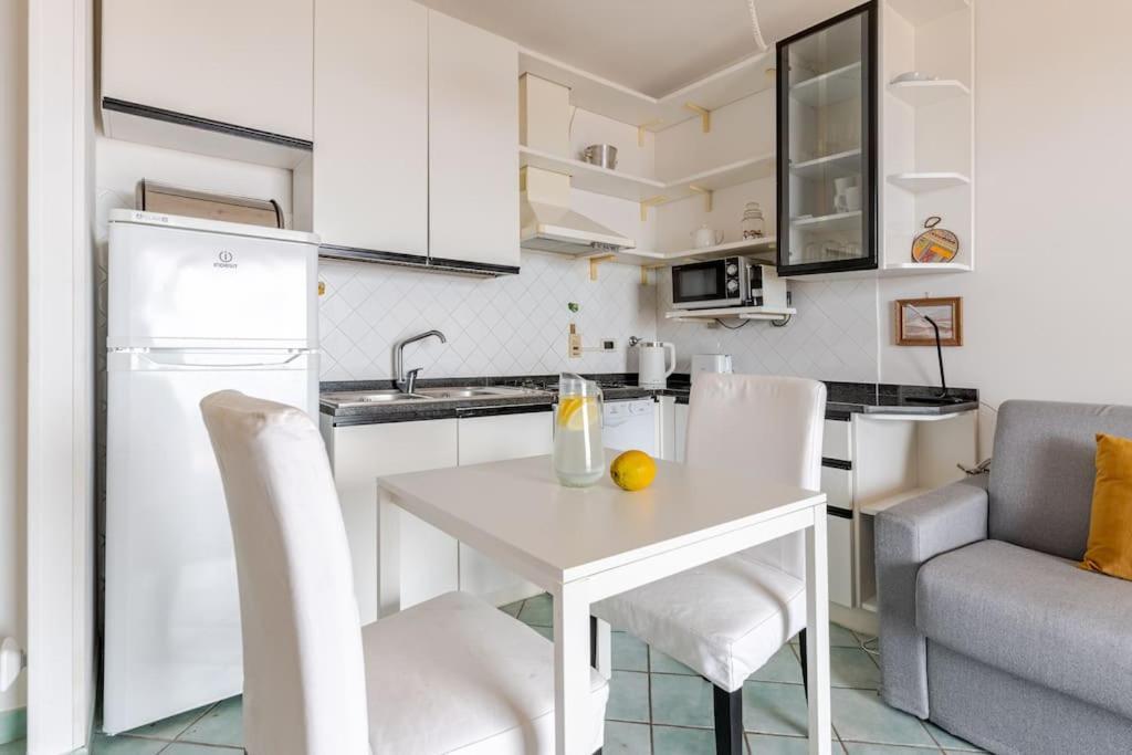 Thekeystudio, La Casa Del Mare Azzurro With Seaview Ventimiglia Luaran gambar