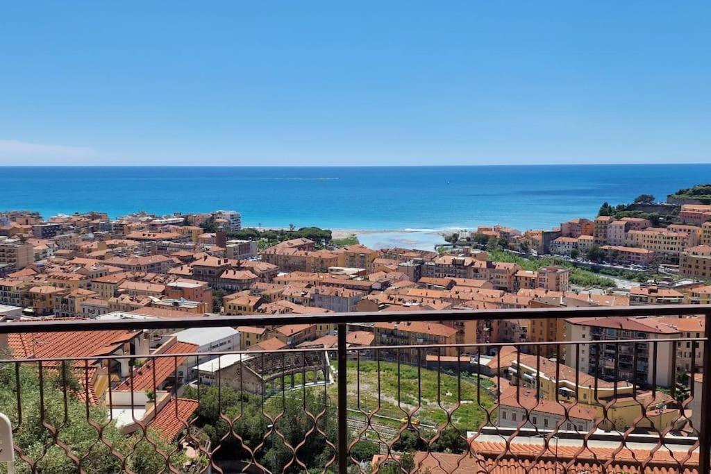 Thekeystudio, La Casa Del Mare Azzurro With Seaview Ventimiglia Luaran gambar